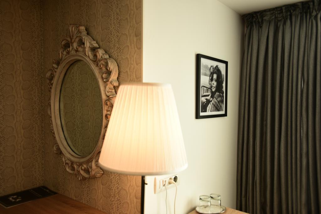 La Rocca Boutique Hotel Craiova Exterior foto