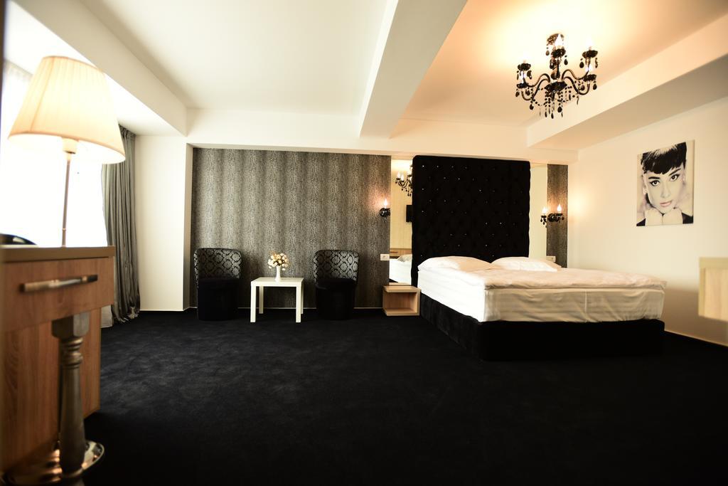 La Rocca Boutique Hotel Craiova Exterior foto
