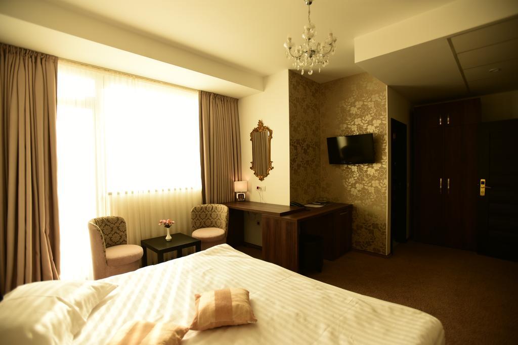 La Rocca Boutique Hotel Craiova Quarto foto